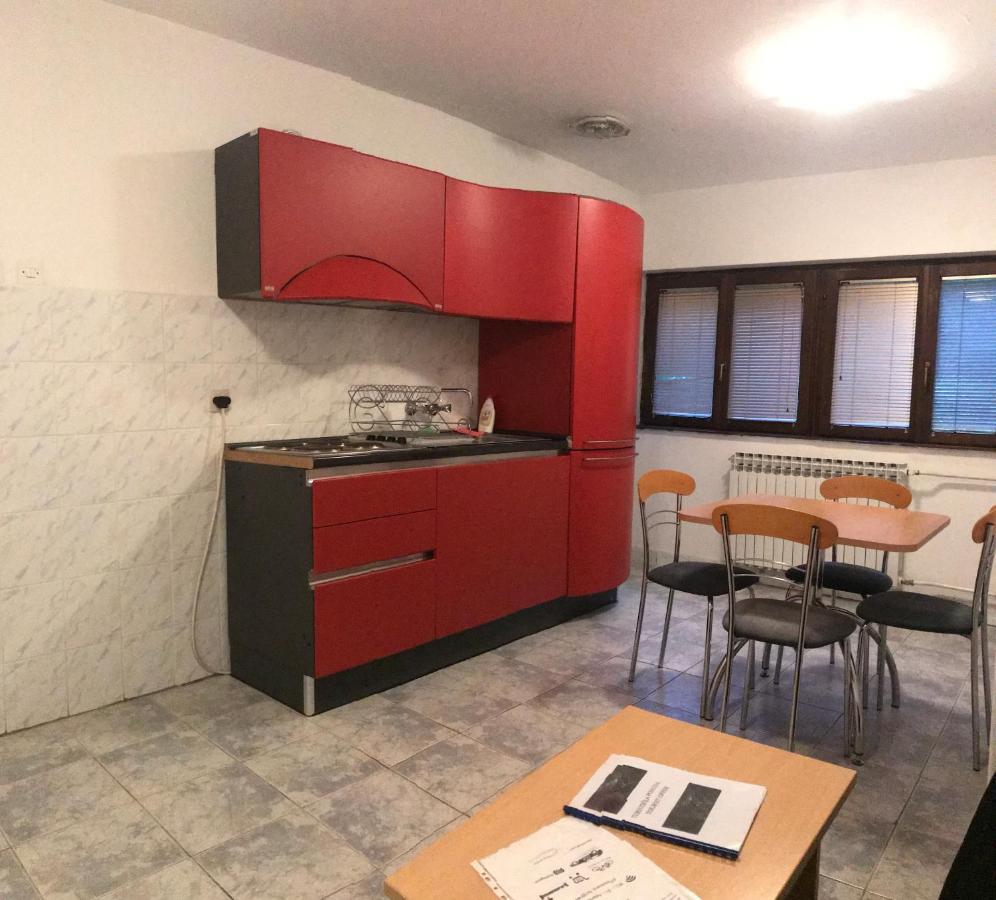 Apartmani Kosuta Tjentiste Luaran gambar