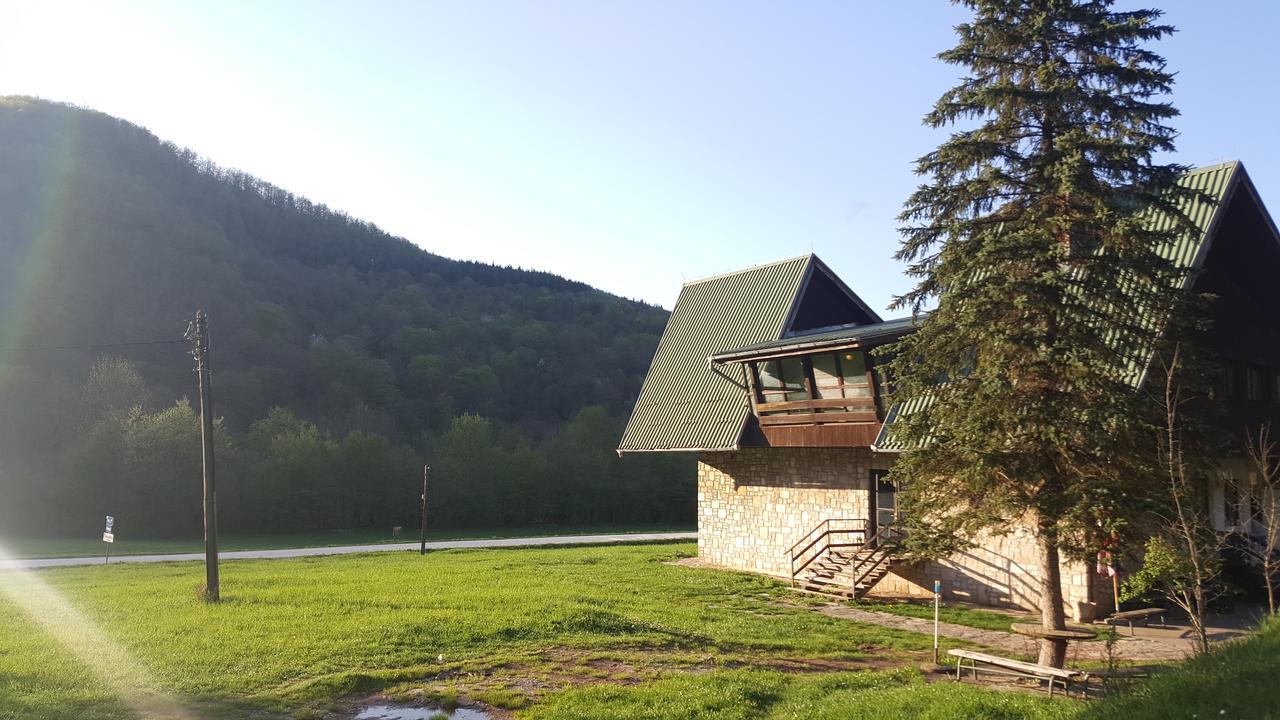 Apartmani Kosuta Tjentiste Luaran gambar