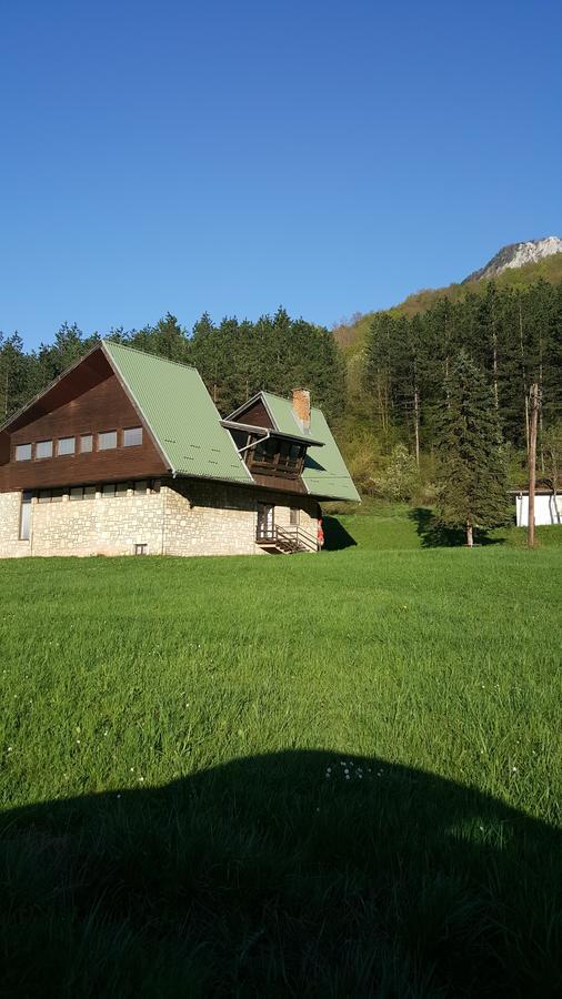 Apartmani Kosuta Tjentiste Luaran gambar